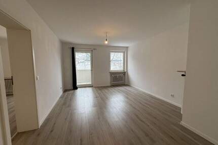 Kernsanierte zwei-Zimmer-Wohnung mit Balkon - Augsburg Hammerschmiede