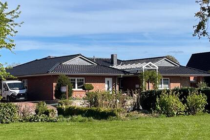 Großzügiger 1–2-Familienhaus-Bungalow auch für Büro oder Praxis - Lasbek