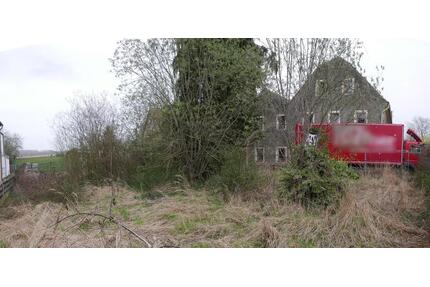 HausGrundstück - 90.000,00&nbsp;EUR Kaufpreis, ca.&nbsp; 240,00&nbsp;m&sup2; in Lohmen (PLZ: 01847)