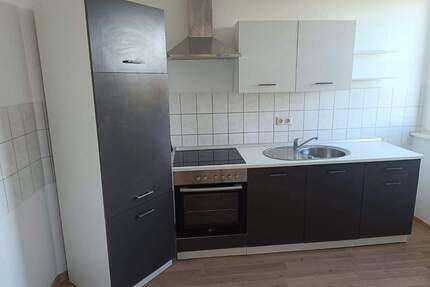 schöne 3-Raum Wohnung frisch renoviert mit EBK - Staßfurt