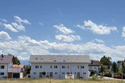 Haus zum Kaufen in Großkarolinenfeld 786.000,00 € 125 m²