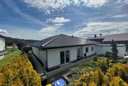 Haus zum Mieten in Melsungen 2.400,00 € 243 m²