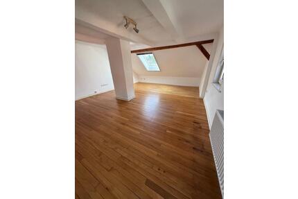 Charmante Dachgeschosswohnung - 500,00&nbsp;EUR Kaltmiete, ca.&nbsp; 40,00&nbsp;m&sup2; in Göttingen (PLZ: 37085) Oststadt