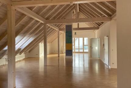 Frisch renovierte Dachgeschosswohnung in Sendling - München Sendling-Westpark