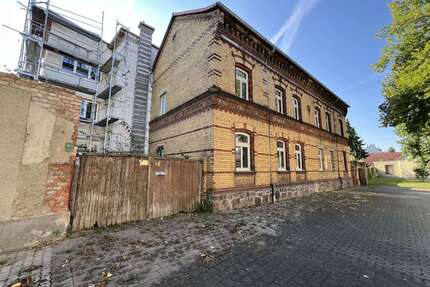 Haus zum Kaufen in Rackwitz OT Zschortau 850.000,00 € 456 m²