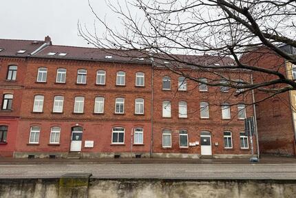 Vermiete 4-Raum-Wohnung in Halberstadt im 1. OG