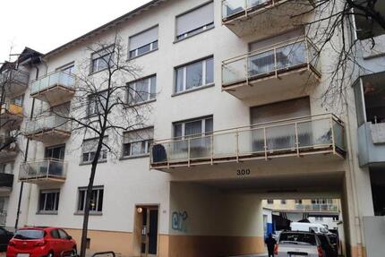 Tolle neu, renovierte 2-Zimmer-Wohnung mit Aufzug+Balkon+Tiefgarage in Karlsruhe