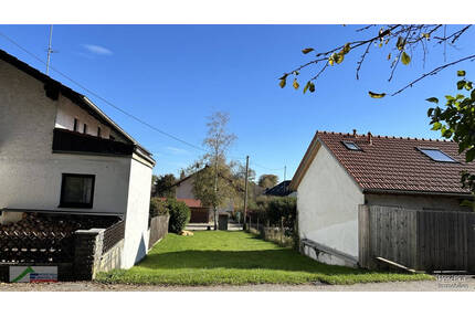 Tutzing! Kleines Baugrundstück mit einer Doppelhaushälfte bebaubar.