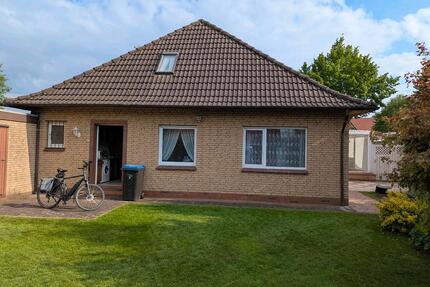 Bungalow mit Ferienhaus - 320.000,00&nbsp;EUR Kaufpreis, ca.&nbsp; 130,00&nbsp;m&sup2; in Moormerland (PLZ: 26802)