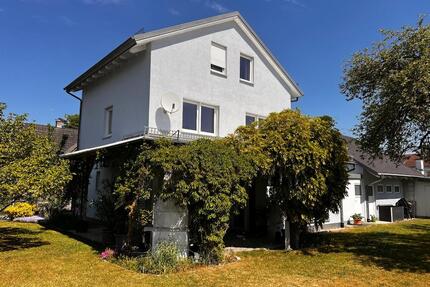 Traumhaus für Familien, große Terrasse und eingewachsener Garten - Emmering