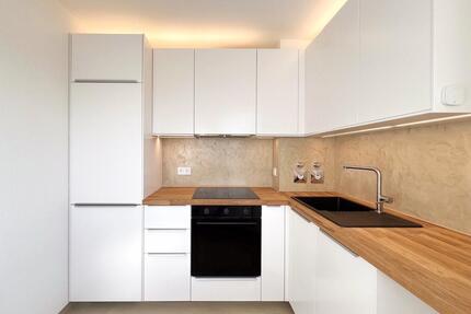 Erstbezug in eine exquisite Wohnung mit Balkon, EBK und Stellplz - Leipzig Ost