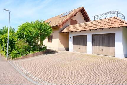 Gemütliche Erdgeschosswohnung 2-ZKB im Dreifamilienhaus am Johannesberg! - Bad Hersfeld / Johannesberg
