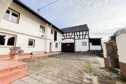 Haus zum Kaufen in Grafschaft 398.000,00 € 241 m²