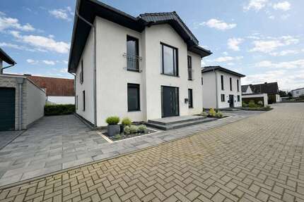 Haus zum Kaufen in Übach-Palenberg 719.000,00 € 195 m²