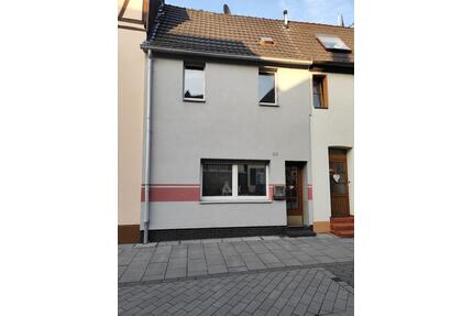 Kleines Haus - 145.000,00&nbsp;EUR Kaufpreis, ca.&nbsp; 128,00&nbsp;m&sup2; in Remagen (PLZ: 53424)