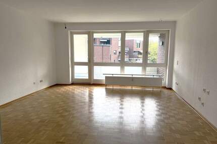 Komfortable 2 Zimmer Wohnung mit Balkon und TG Stellplatz in D-Zoo! - Düsseldorf Düsseltal