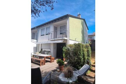 Gepflegtes Reihenendhaus mit Sauna, Terrasse und Einzelgarage - Leonberg
