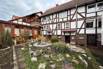 Zweifamilienhaus mit Einliegerwohnung direkt in Körle