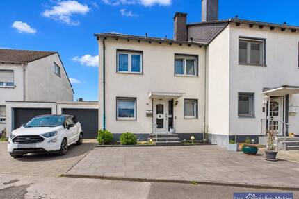 Familienfreundliche Doppelhaushälfte mit Garage und Garten in einer ruhigen Wohnlage - Lünen / Brambauer