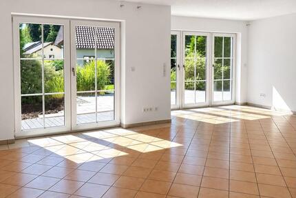 Hochwertige 3 Zimmerwohnung mit Garten - Schorndorf