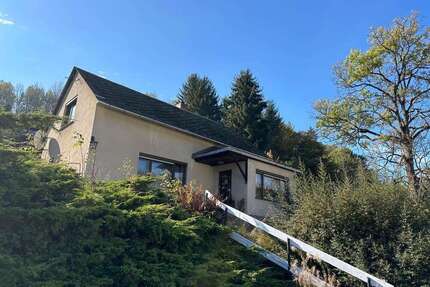 Haus zum Kaufen in Bad Elster 99.000,00 € 94 m²