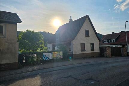 Haus zu verkaufen - 180.000,00&nbsp;EUR Kaufpreis, ca.&nbsp; 80,00&nbsp;m&sup2; in Dahn (PLZ: 66994)