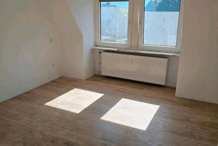 Frisch sanierte 4 Zimmer Wohnung mit Küche und Bad - Heringen (Werra)