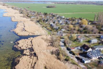 Einfamilienhaus in Polchow auf Rügen - Wohnen auf 3 Ebenen in erster Wasserlage am Bodden - Glowe