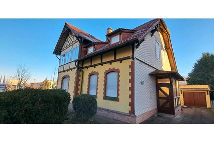 Haus,Fachwerkhaus, Mehrfamilienhaus,Villa mit Grundstück & Garage - Sollstedt