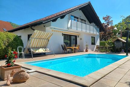 Top 1-2 Familienhaus mit Pool - 845.000,00&nbsp;EUR Kaufpreis, ca.&nbsp; 200,00&nbsp;m&sup2; in Lichtenstein (PLZ: 72805)
