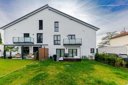 Haus zum Kaufen in Schwalbach 1.299.000,00 € 182 m²