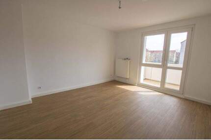 Nachnutzer gesucht! Schöne, kleine 2-Zimmerwohnung mit Balkon. - Halle (Saale) Südstadt