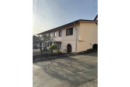 Großzügiges Wohnen auf einer Ebene - Hüffenhardt