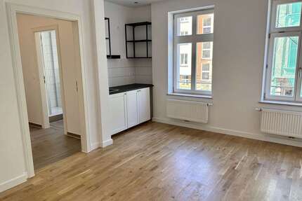 Wohnung zum Kaufen in Leipzig 79.000,00 € 22.95 m²