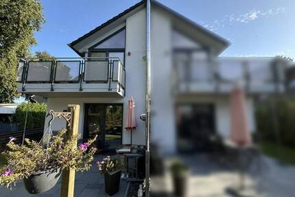 Luxuriöse Doppelhaushälfte mit Seeblick am Fleesensee (ca. 30 m), Boots-Badesteg, Whirlpool, Sauna & Kamin - Göhren-Lebbin / Untergöhren