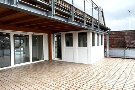 Sonnenparadies über den Dächern – Dachgeschosswohnung mit einzigartiger Terrasse in Enkenbach