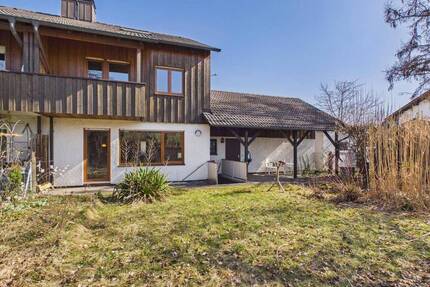 Charmantes Reihenendhaus mit großem Platzangebot, Studio im Dachgeschoss & viel Potential - Grafing