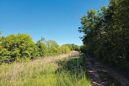 Landwirtschaftsfläche - 2.000,00&nbsp;EUR Kaltmiete, ca.&nbsp; 0,00&nbsp;m&sup2; in Merzig (PLZ: 66663)