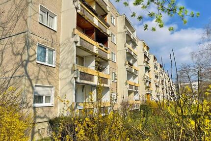 Erstbezug nach Sanierung! Sonnige 3-Zi.-WE mit Blk. in Halle Süd - Halle (Saale) Silberhöhe