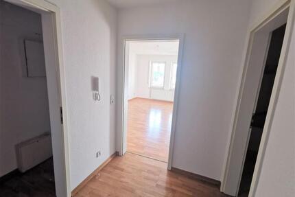 *** Schöne 1-Zimmerwohnung mit Parkett, AR, Balkon und Bad mit Wanne! EBK möglich*** - Chemnitz Helbersdorf