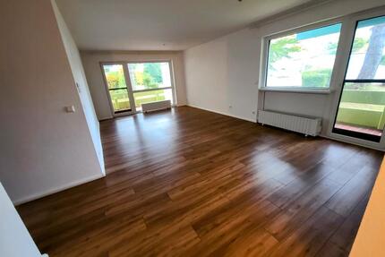 Freundliche und modernisierte 2,5-Raum-EG-Wohnung mit Balkon - Königsbronn