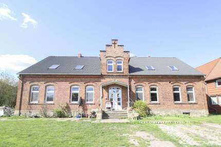 Haus zum Kaufen in Oebisfelde-Weferlingen 177.000,00 € 175.04 m²
