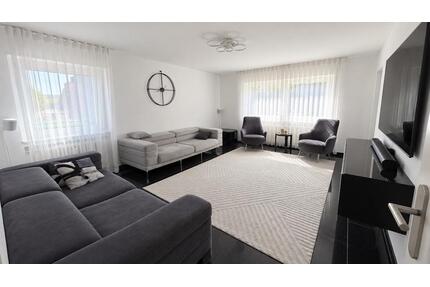 4 bis 5 Zimmer-Wohnung mit Balkon, Einbauküche - Esslingen am Neckar Brühl