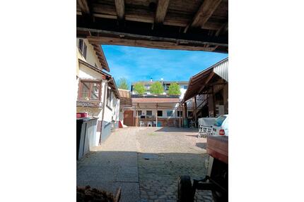 romantischer Vierseitenhof - 299.000,00&nbsp;EUR Kaufpreis, ca.&nbsp; 160,00&nbsp;m&sup2; in Bad König (PLZ: 64732)