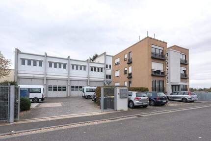 Vielseitig nutzbar: Bürohaus mit Hallentrakt und Werkswohnungen - Hochheim