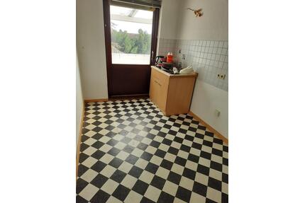 3-Zimmer-Wohnung für Mieter mit handwerklichen Geschick - Bremen Neustadt