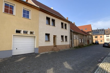 Wohnhaus in ländlicher Lage - 39.000,00&nbsp;EUR Kaufpreis, ca.&nbsp; 100,00&nbsp;m&sup2;&nbsp;Wohnfl&auml;che in Kindelbrück (PLZ: 99638)