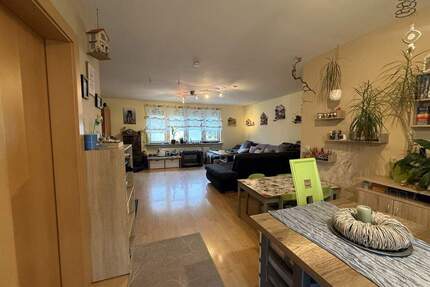 Kernsanierte fünf Zimmerwohnung mit Balkon - Augsburg Kriegshaber