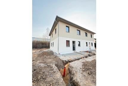 Doppelhaushälfte in Radebeul – ruhige Lage mit viel Potenzial