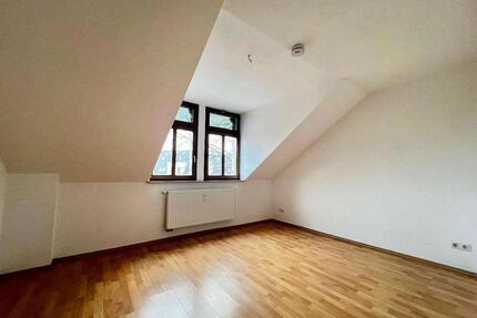*** Hübsche Dachgeschosswohnung im Schlossviertel von Chemnitz zu vermieten ***